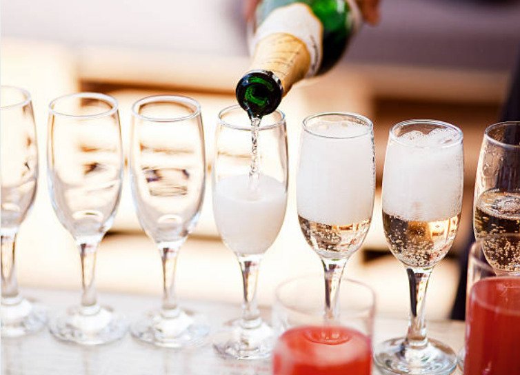 Each second Champagne emits 30 bubbles.