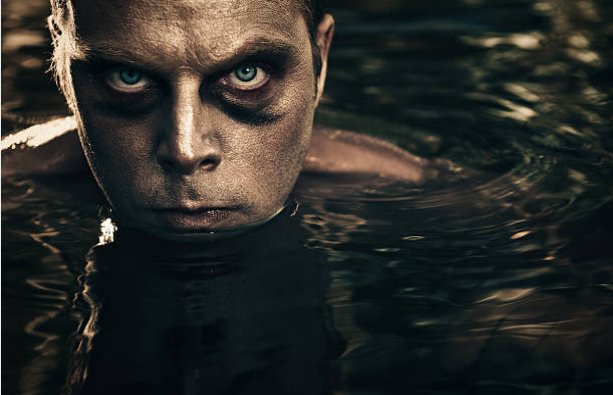https://en.oxforddictionaries.com/definition/zombie