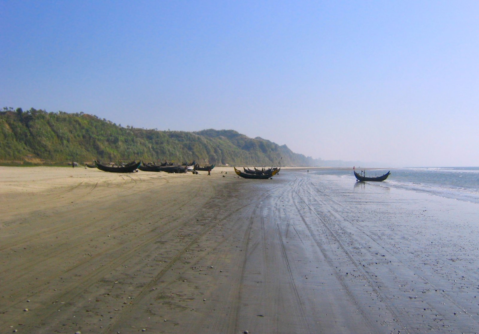 Bazar Beach is 75 miles long and is one of the longest beaches in the world.