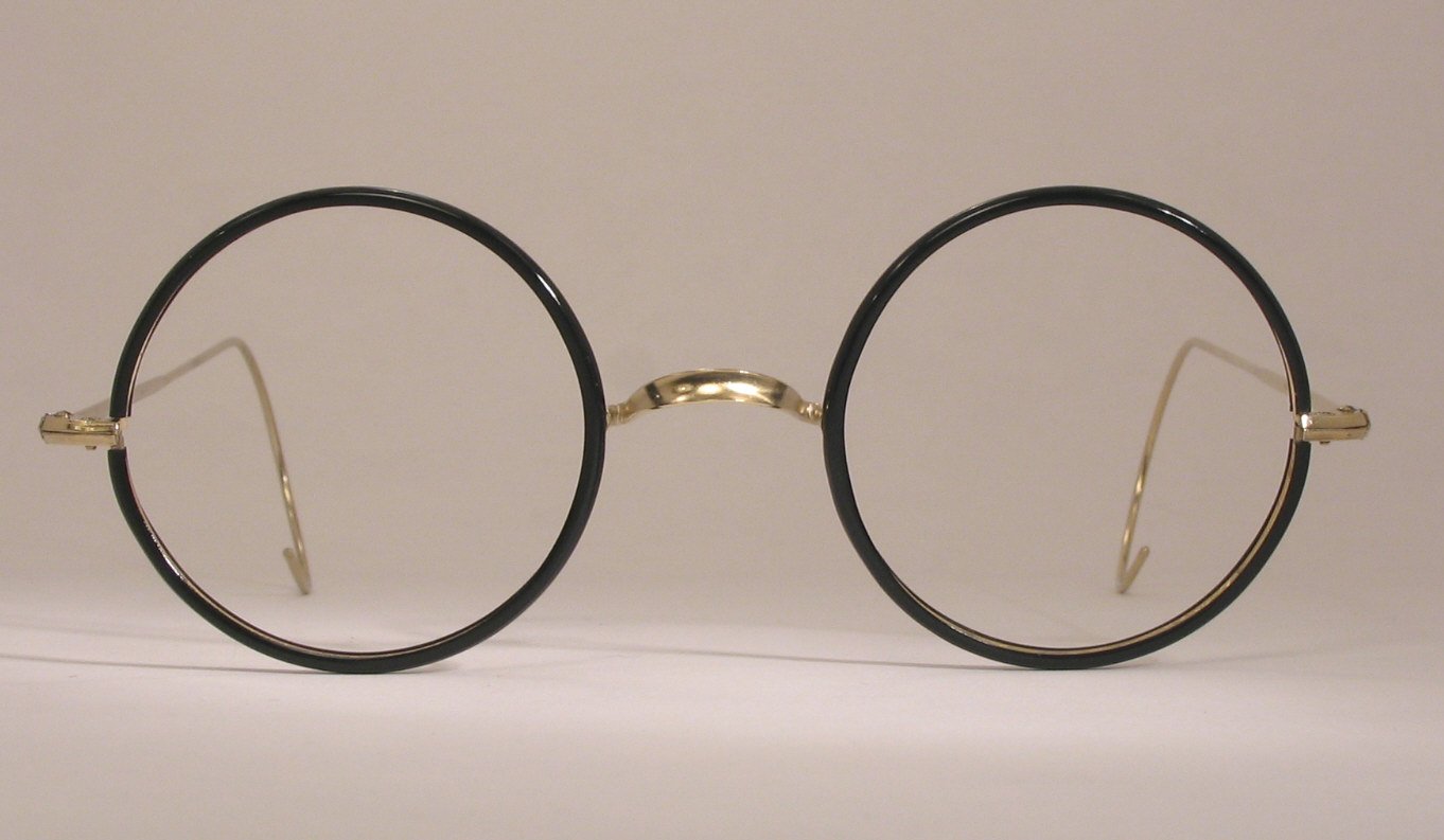 Benjamin Franklin invented the bifocals eyeglasses in 1784.