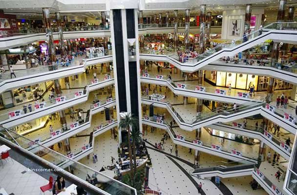 The New South China Mall is the world’s largest mall at 659,612 square meters.