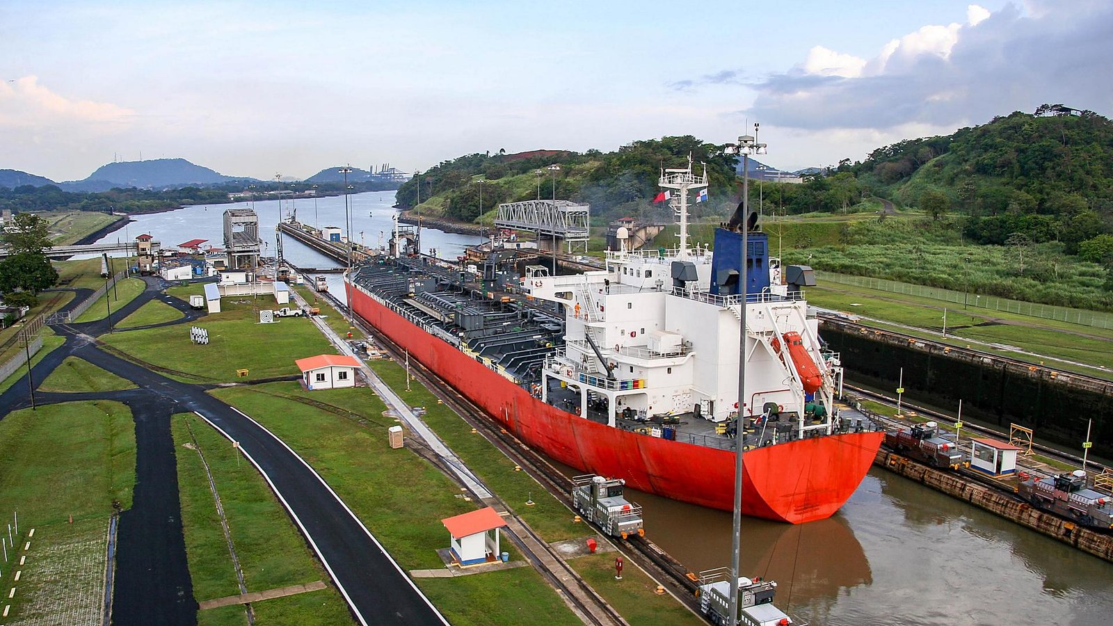 The Panama Canal contributes $1 billion to the economy of Panama each year.