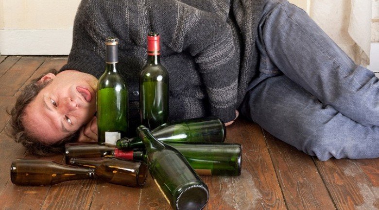 There are over 500,000 alcohol-related deaths in Russia each year.